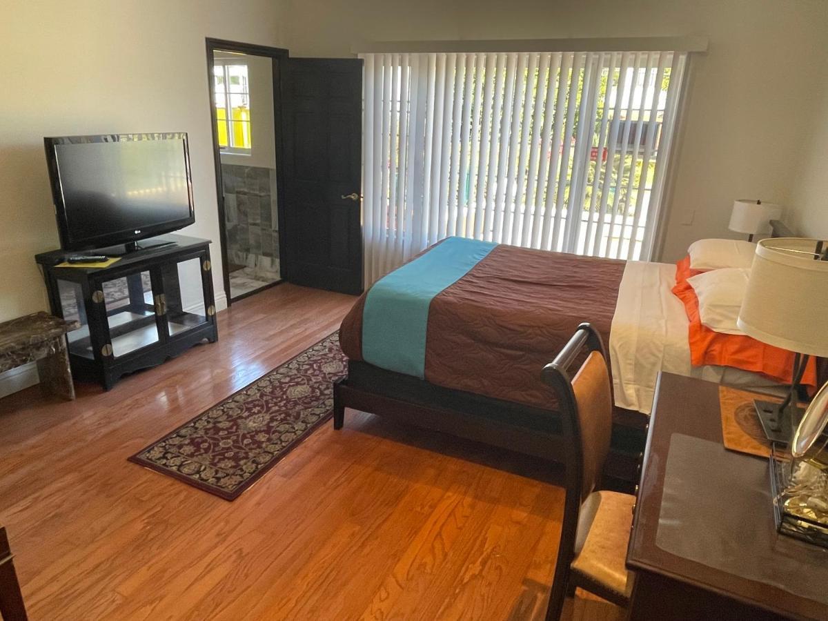 Entire Second Flr - Santa Monica Luxury Roman Villa 로스앤젤레스 외부 사진