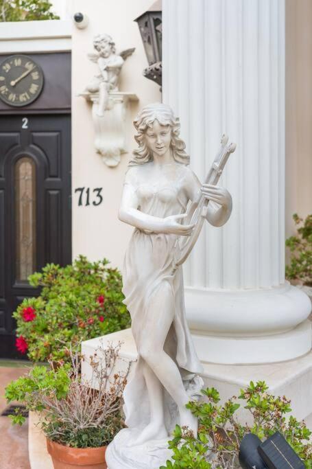 Entire Second Flr - Santa Monica Luxury Roman Villa 로스앤젤레스 외부 사진