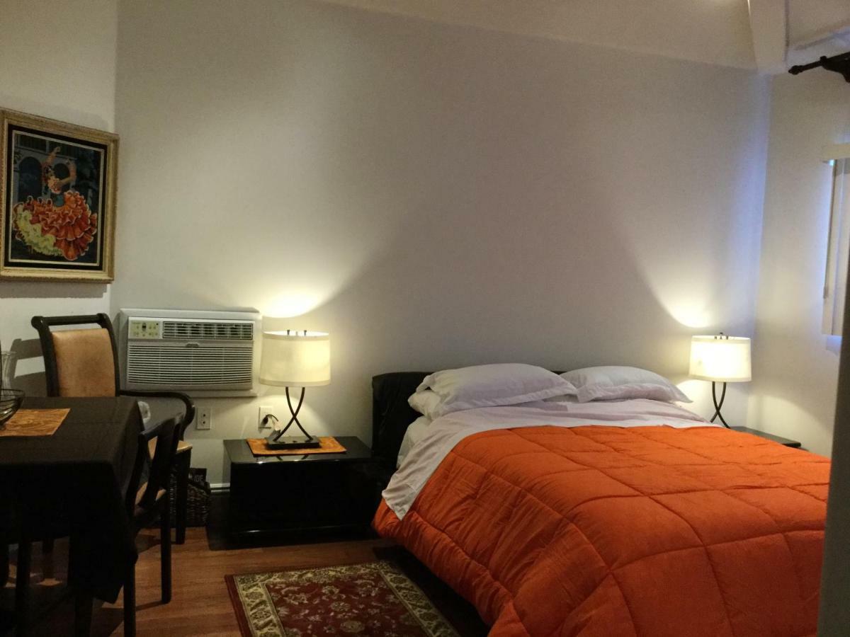 Entire Second Flr - Santa Monica Luxury Roman Villa 로스앤젤레스 외부 사진