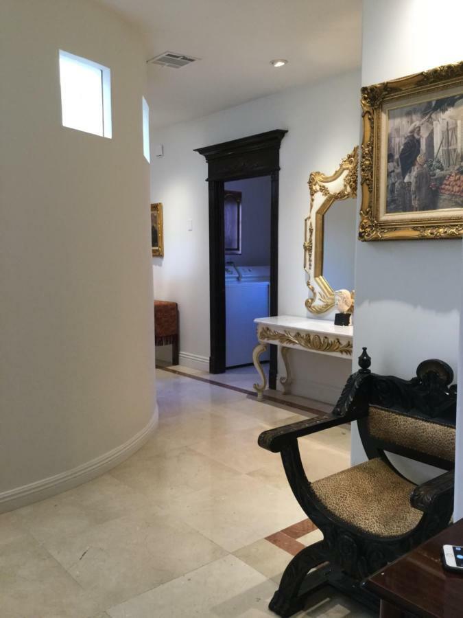 Entire Second Flr - Santa Monica Luxury Roman Villa 로스앤젤레스 외부 사진